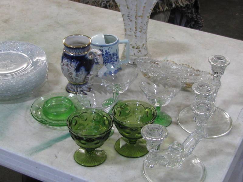 lot 34 image: Glassware