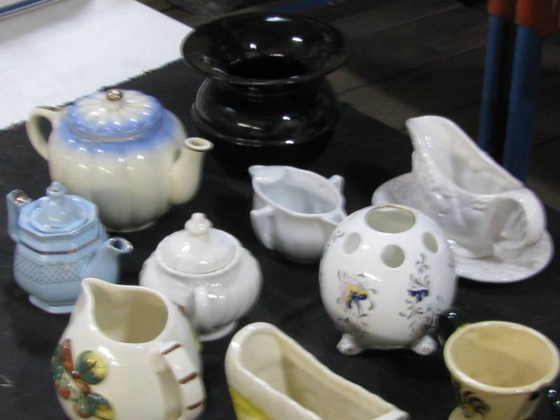lot 61 image: Pottery