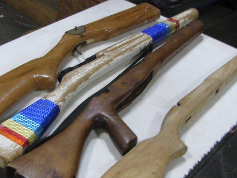 lot 77 image: Gun Stocks