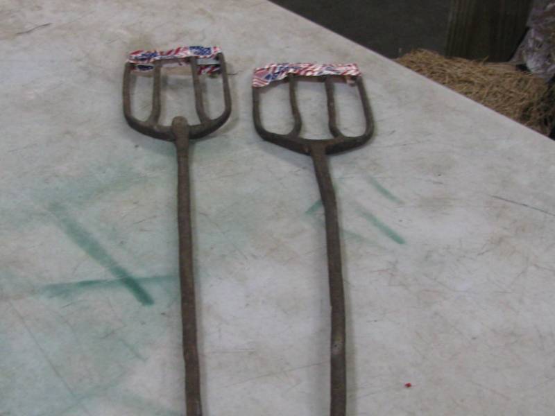 lot 80 image: Spears
