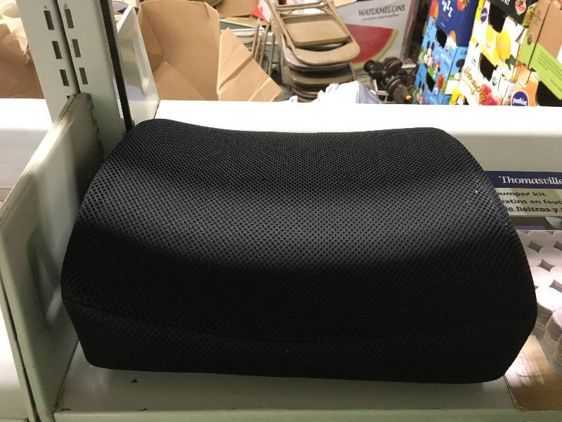 lot 10 image: Samsonite Lumbar Seat Cushion, Retail $9.99