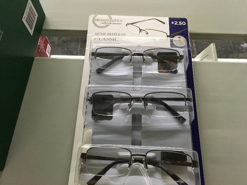 lot 19 image: 3PK Readers Glasses 2.50, Retail $18.99