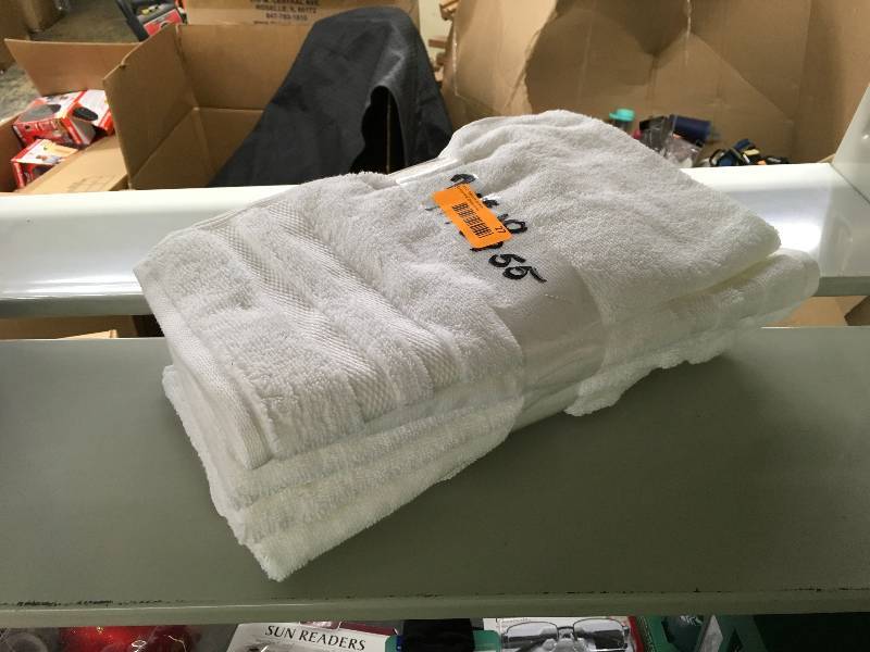 lot 27 image: 4PK Hand Towels, Retail $10.99