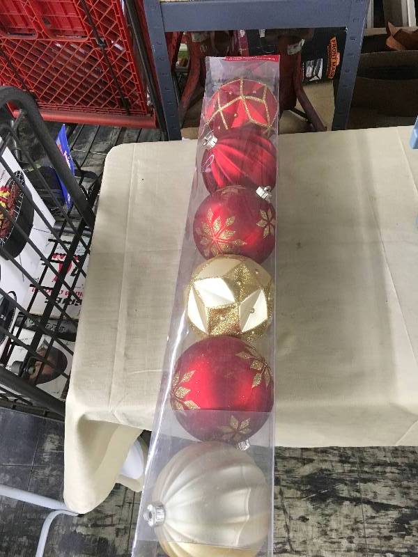 lot 32 image: Kirkland Signature Ornaments, Retail $9.99