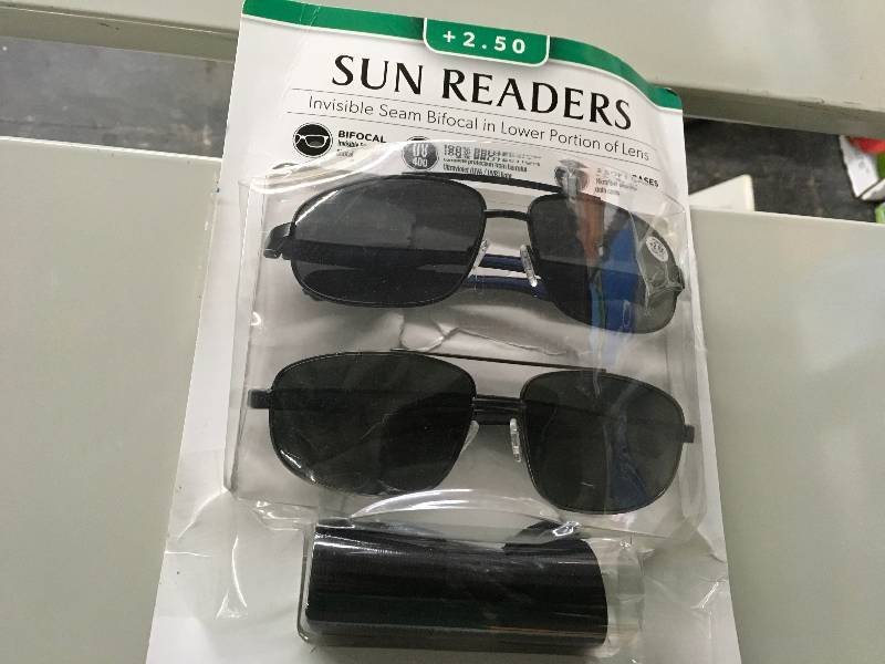 lot 46 image: Sun Readers 2.50, Retail $14.99