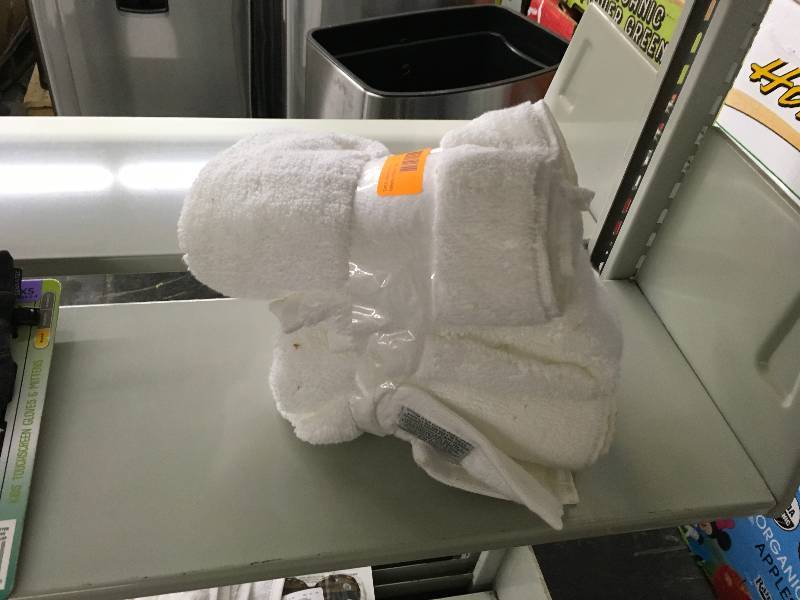 lot 50 image: 2PK Hand Towels, Retail $9.99