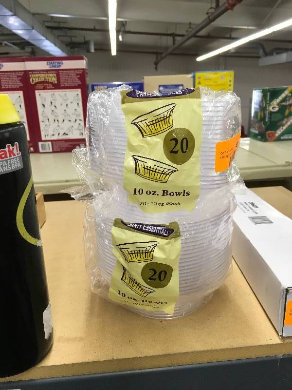lot 61 image: Two 20 Packs of 10 Oz. Bowls