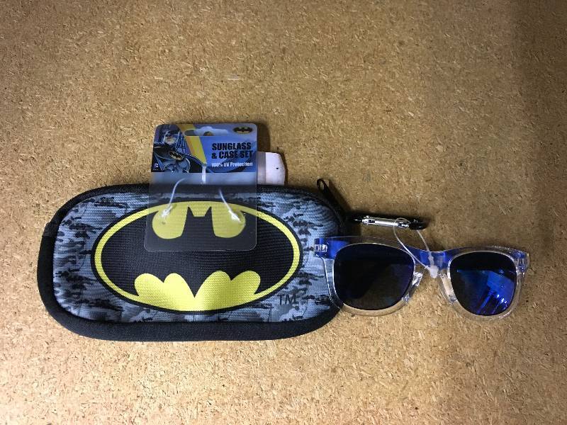 lot 145 image: Batman Sunglasses W Case, Retail $9.99