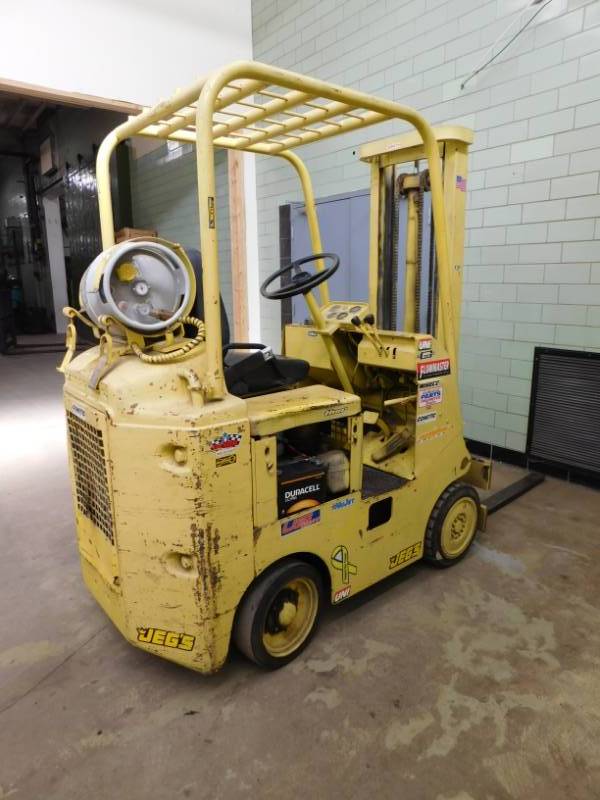3000lb Cat Forklift