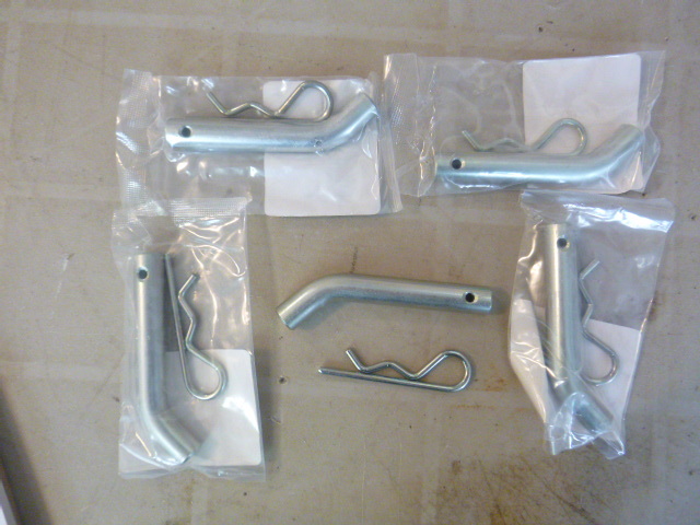 lot 17 image: 5 NEW Valley Hitch Pins