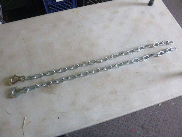 lot 31 image: 2 NEW Trailer Chains