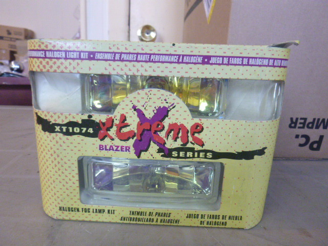 lot 47 image: Blazer Xtreme Halogen Fog Lamp Kit