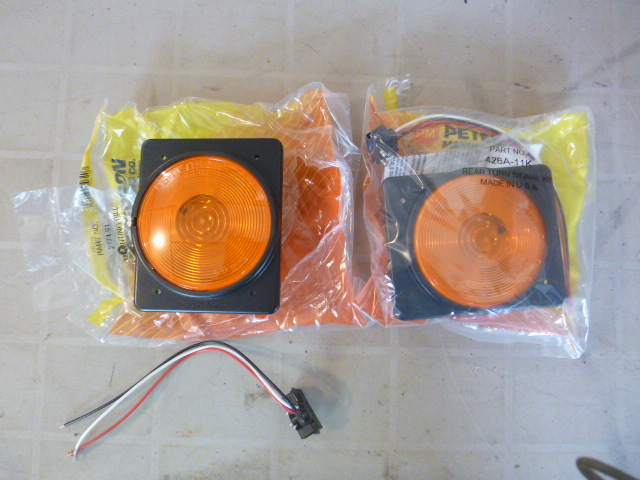 lot 57 image: 2 PM Rear Turn Signal Kit Lights
