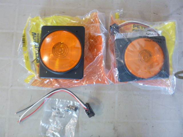 lot 59 image: 2 PM Rear Turn Signal Kit Lights