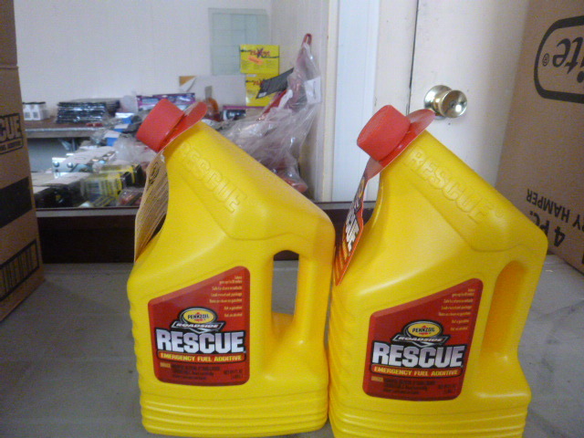 lot 72 image: 2 Bottles of Pennzoil Roadside Rescue Emergency Fuel Additive