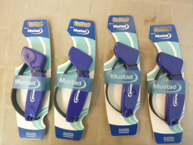 lot 102 image: 4 Mustad Knife Sharpeners