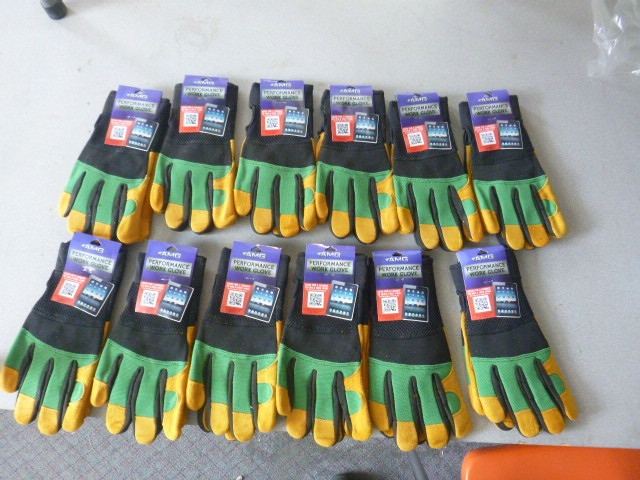 lot 105 image: 12 Pair of AMG Performance Work Gloves