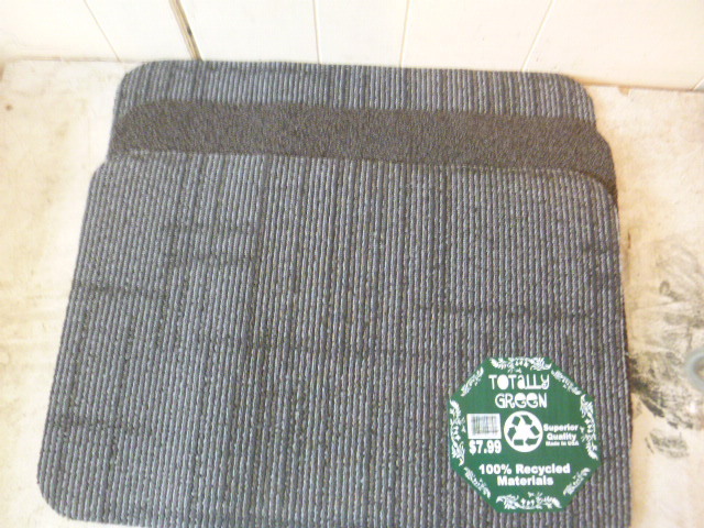 lot 111 image: 3 Totally Green Mats