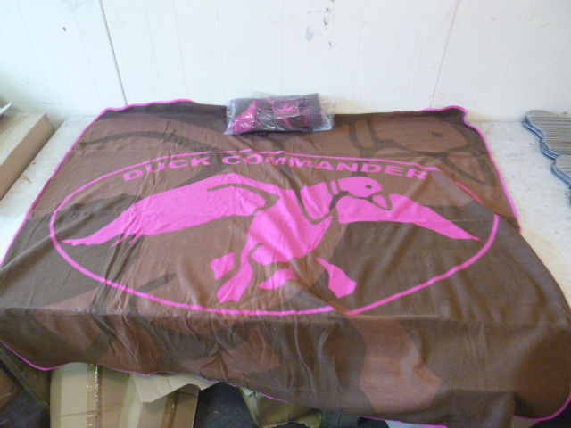 lot 112 image: 2 NEW Duck Commander Blankets