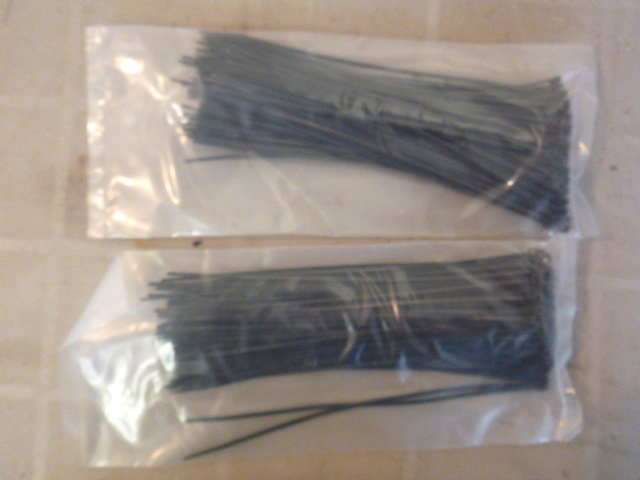 lot 126 image: 2 Bags of Cable Ties