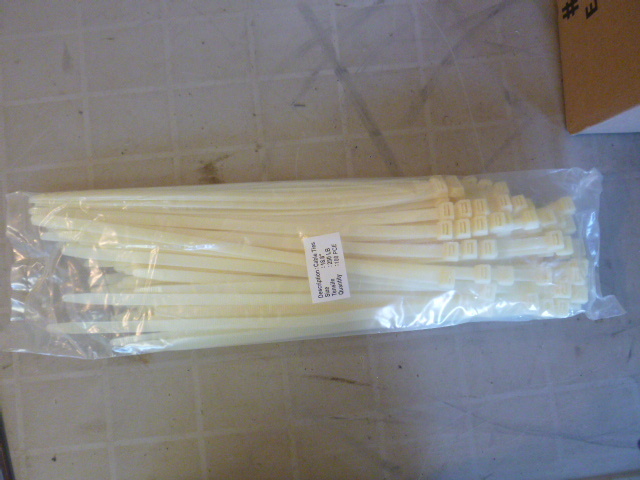 lot 131 image: Bag of Cable Ties