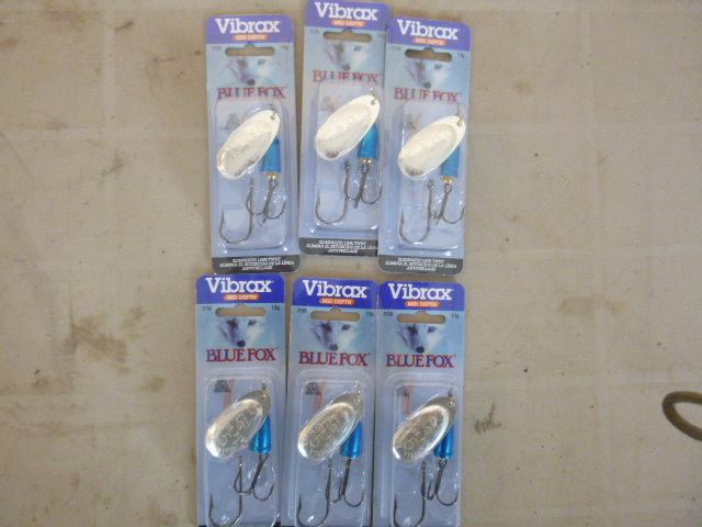 lot 165 image: 6 Vibrax Blue Fox Spoons