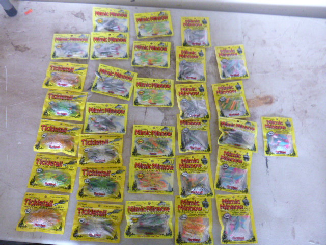 lot 180 image: 31 Soft Baits