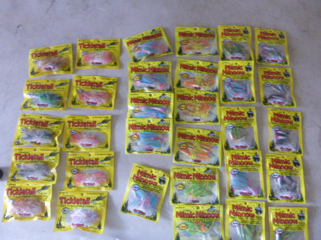lot 181 image: 31 Soft Baits