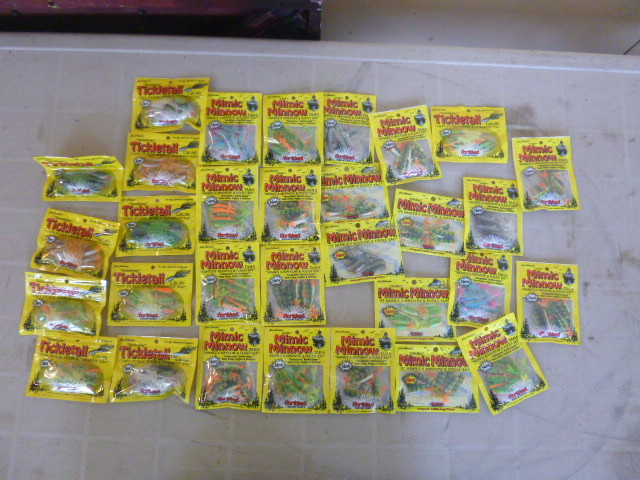 lot 182 image: 31 Soft Baits