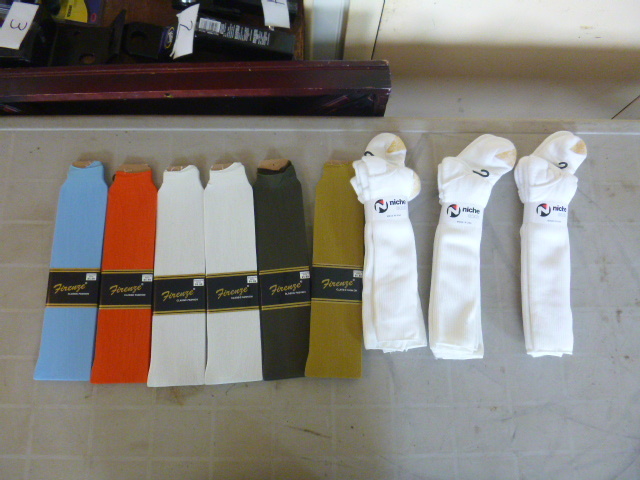 lot 183 image: 18 Pair of Socks