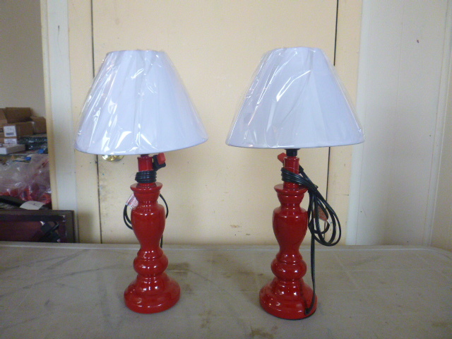 lot 146 image: 2 Table Lamps