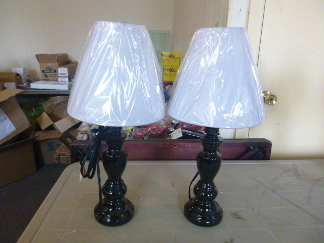 lot 149 image: 2 Table Lamps