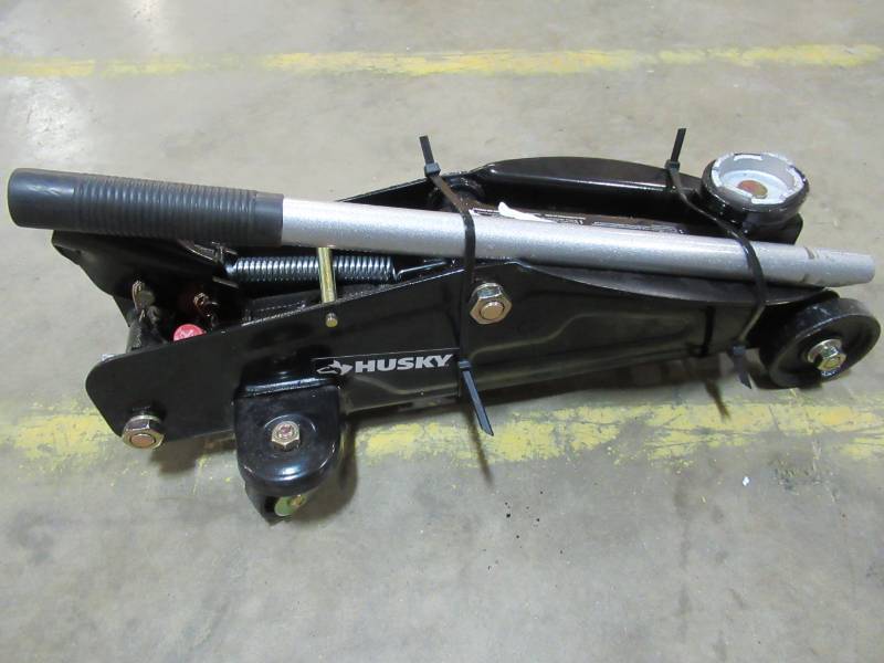 lot 185 image: Husky 2-Ton Hydraulic Trolley Jack, MPL4136-BLK