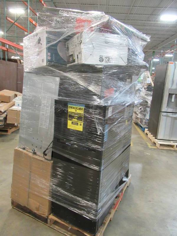 lot 53 image: WHOLESALE MIXED PALLET OF RETURNS - GRILLS, SMALL APPLIANCES AND MORE