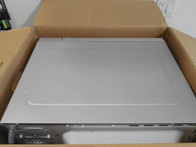 Sharp 1.6-cu ft 1100-Watt Countertop Microwave (Stainless Steel)