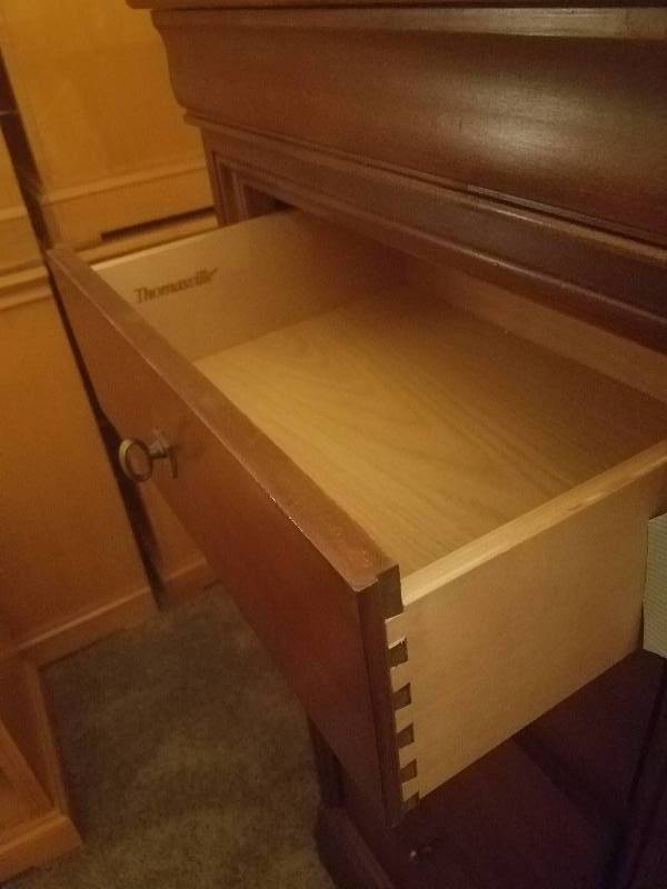 lot 10 image: Thomasville 6 Drawer Lingerie Cabinet With Jewelry Drawer