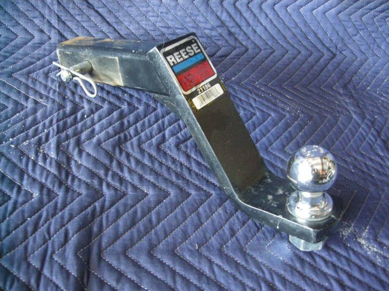 lot 9 image: Reese Receiver Hitch