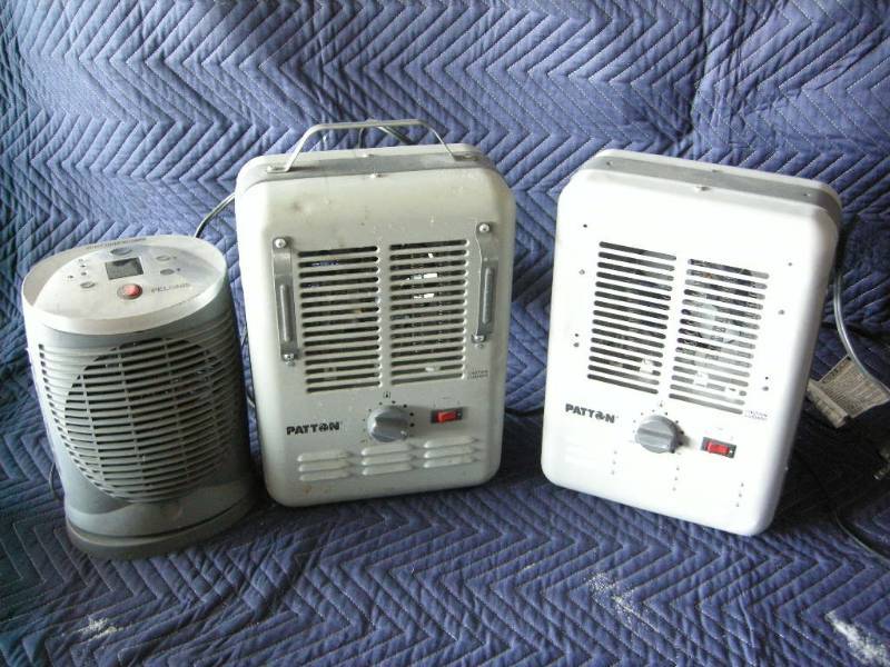 lot 10 image: 3 Electric Heaters
