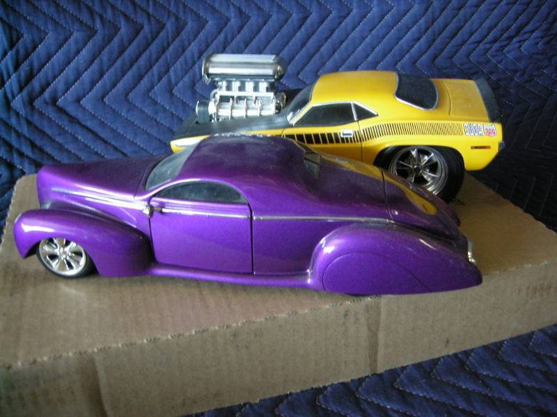 lot 32 image: Diecast 1937 Mercury Zephyr, Funline Cuda