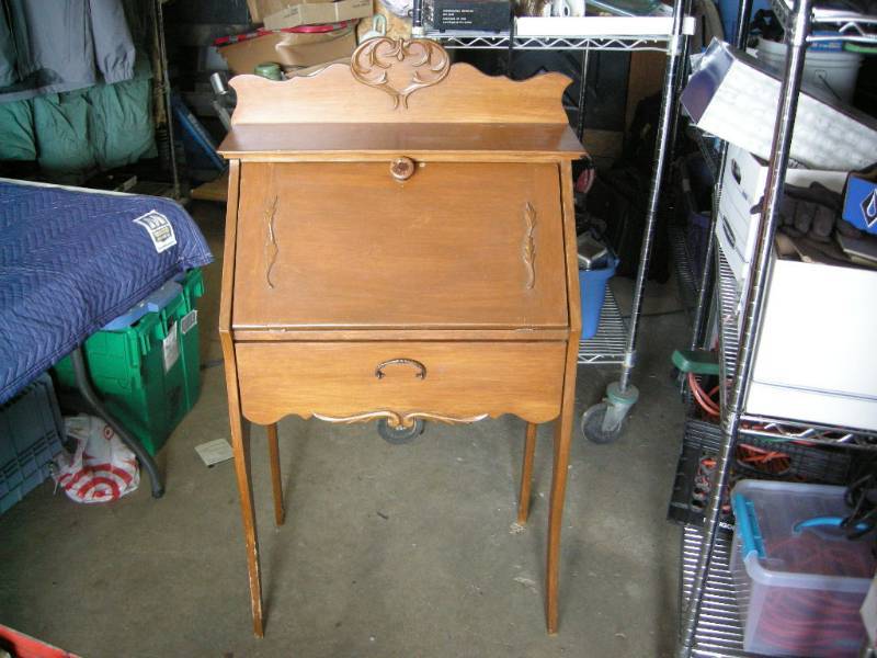 lot 37 image: Vintage Slant Front Desk