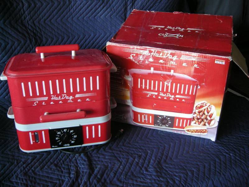 lot 51 image: Hot Dog Steamer
