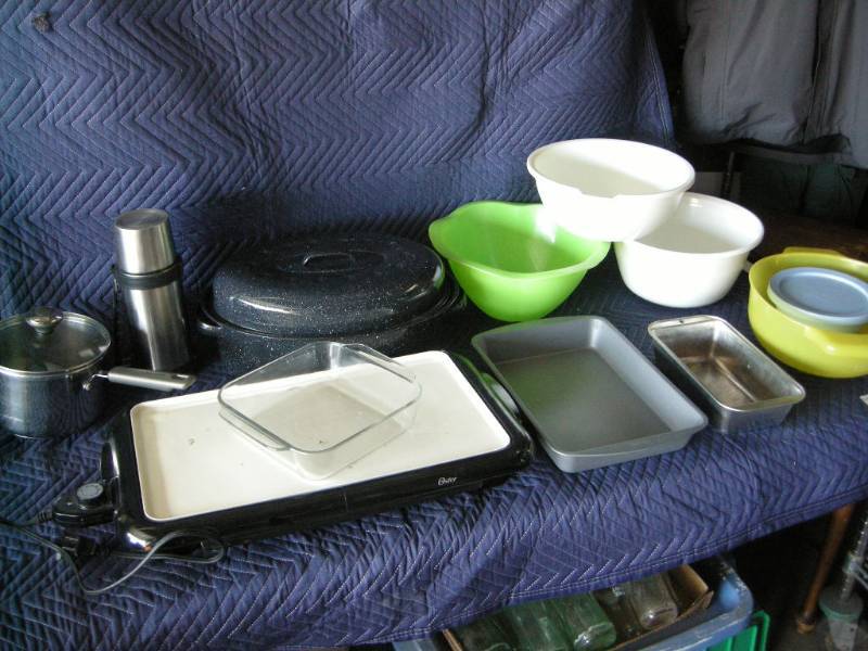 lot 55 image: Group Kitchen Items