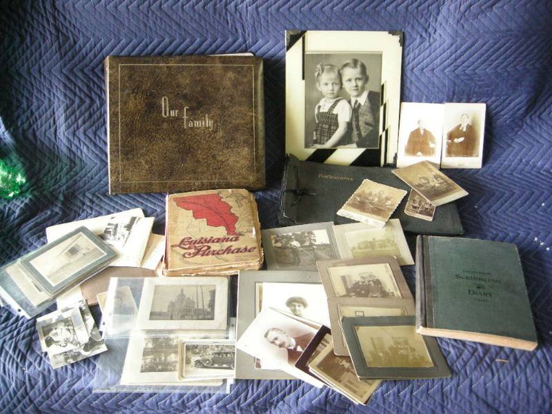 lot 70 image: Antique Photos, Scrapbooks