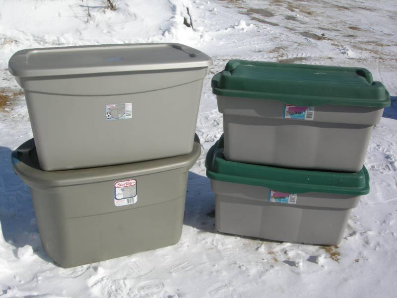 lot 76 image: 4 Large Totes
