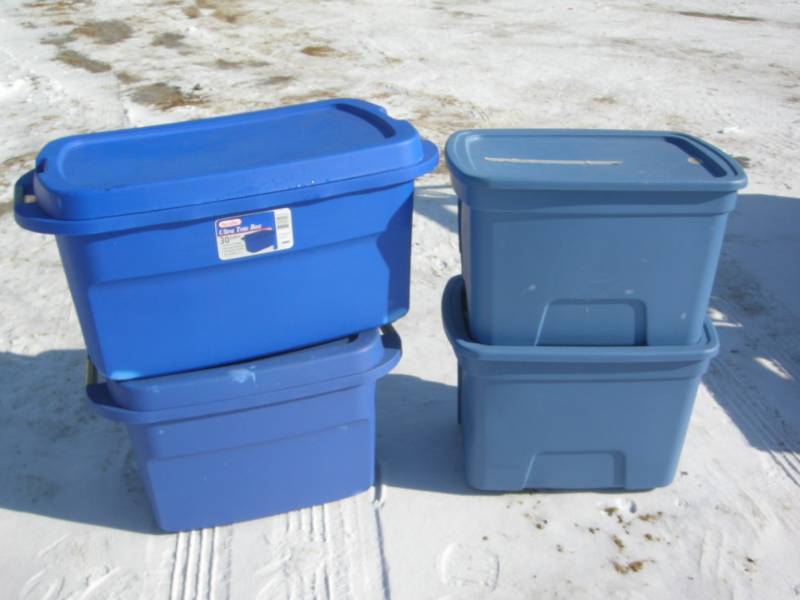 lot 78 image: 4 Medium Totes