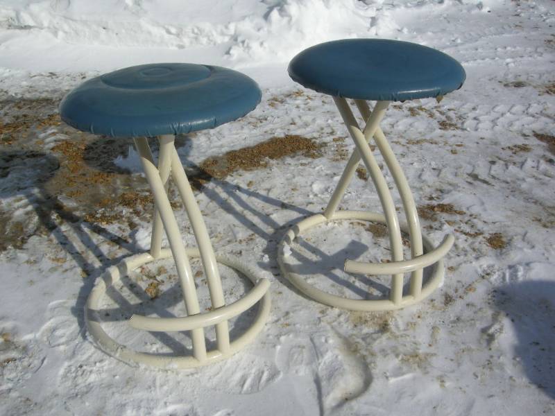 lot 80 image: 2 Stools