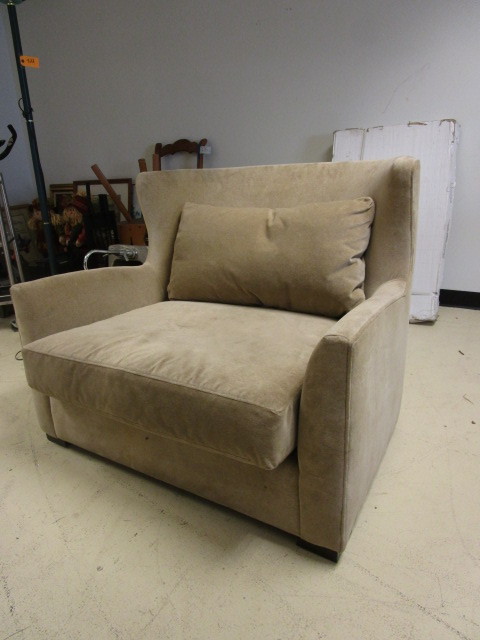 lot 328 image: UPHOLSTERED CHAIR
