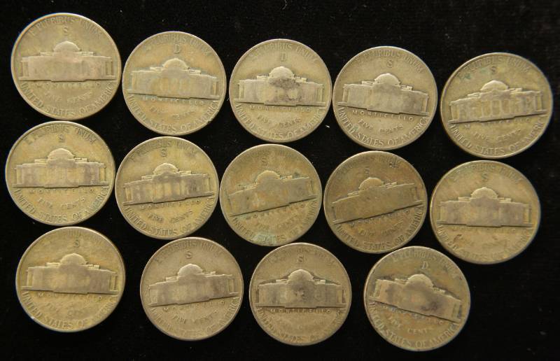 lot 41 image: 14 WWII WAR TIME SILVER JEFFERSON NICKELS