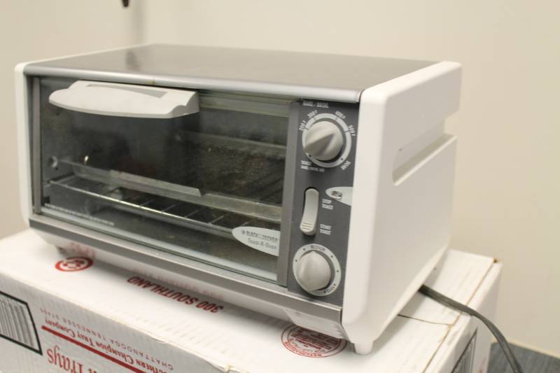 lot 51 image: Toaster Oven Black And Dicker