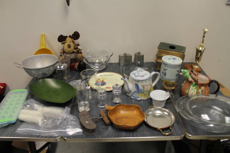 lot 65 image: Big Lot Of Kitchen Ware